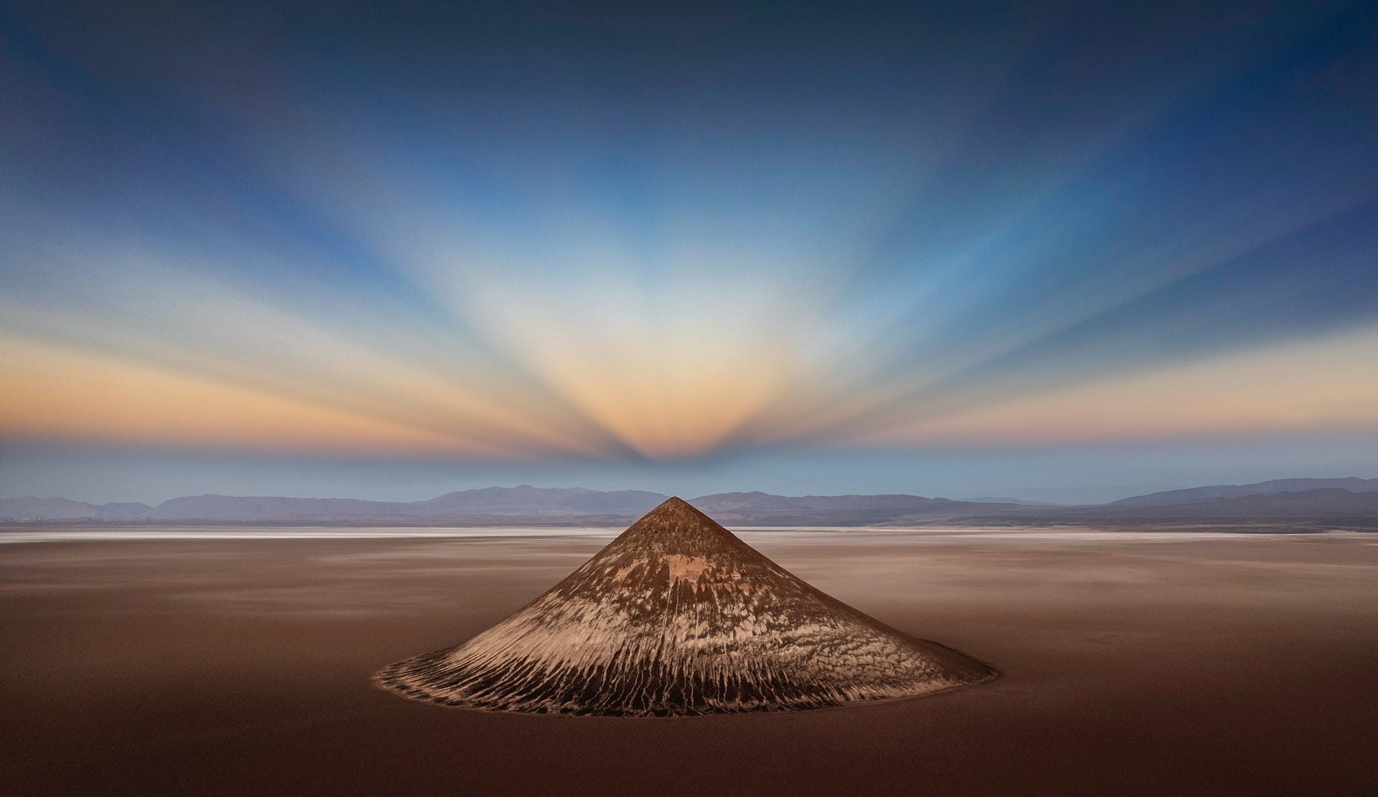 Anti crepuscular rays in a desert